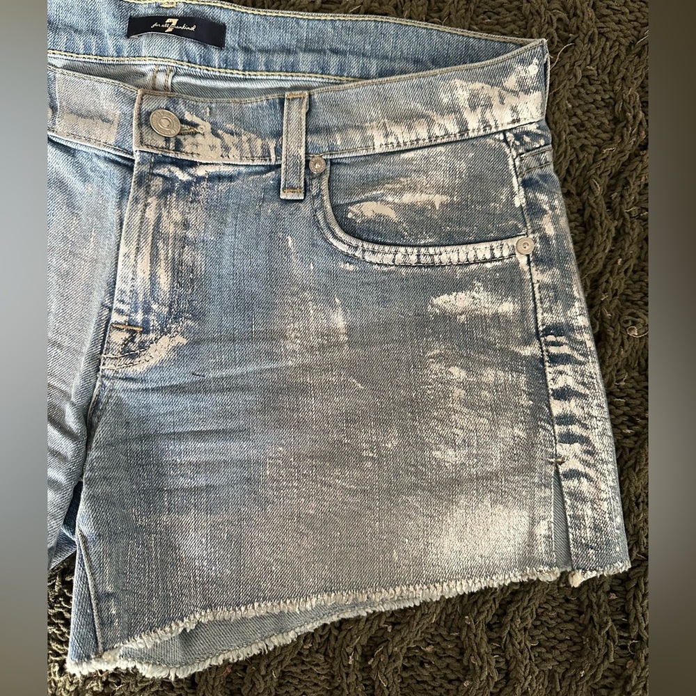 7 For All Mankind Silver Metallic denim shorts Size 28 - Picture 5 of 9